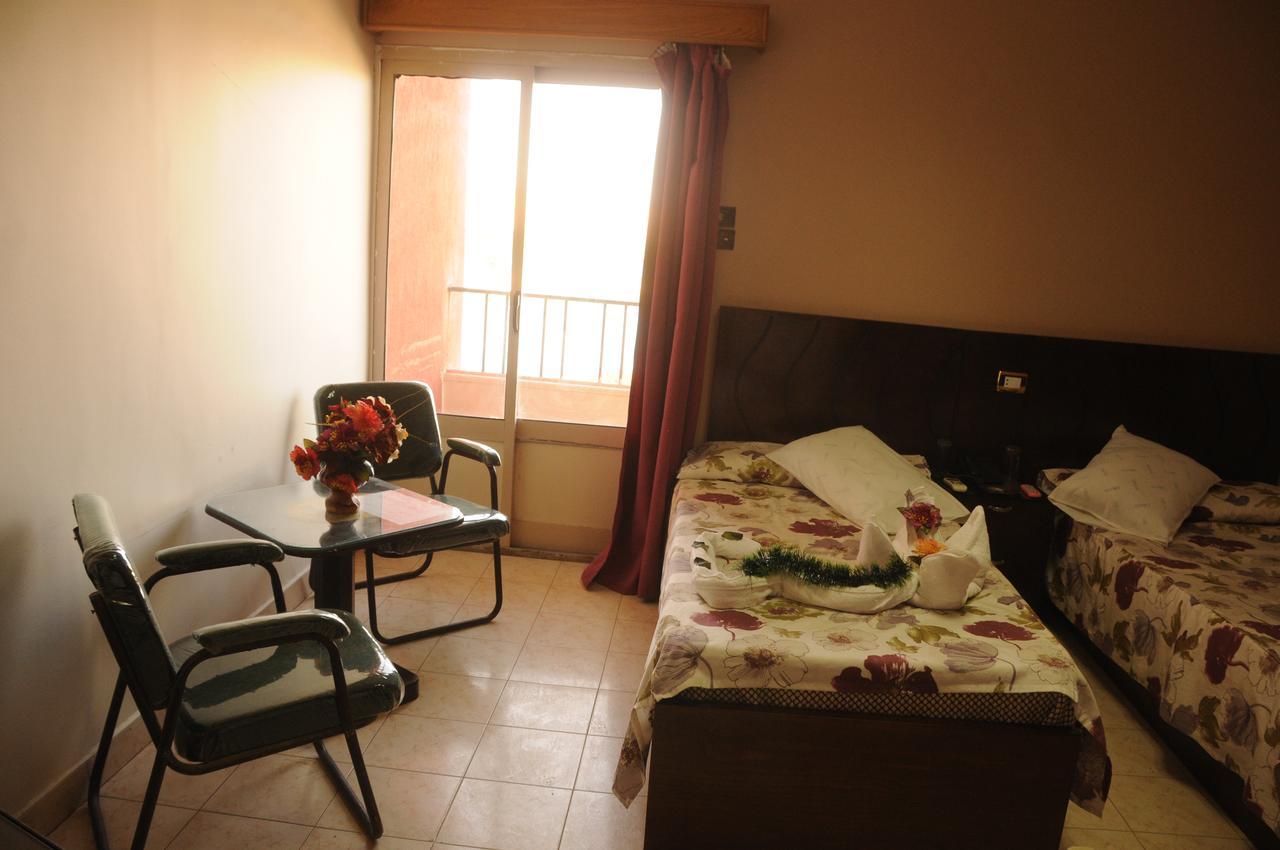 King Akhenaton Hotel 明亚 外观 照片